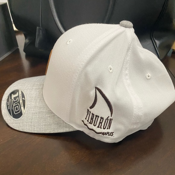 Travis Mathew white logo hat - Picture 2 of 3